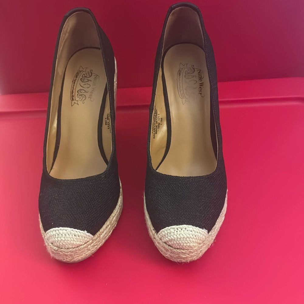 Nine West Wedge Heels Vintage American Collection Womens Size 7.5